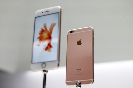 US-TELECOMS-APPLE:Sprint s plan for new iPhone trumps other U.S. carriers