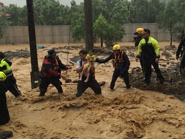 Typhoon Dujuan Storms Toward East China