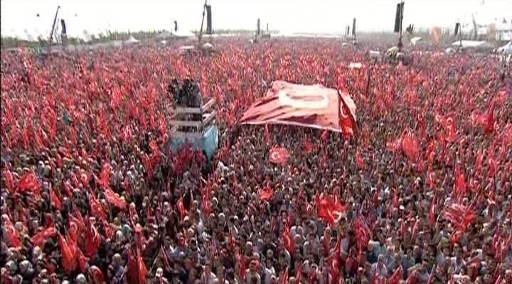 Hundreds of thousands gather in Istanbul in gov’t-backed anti-terror rally