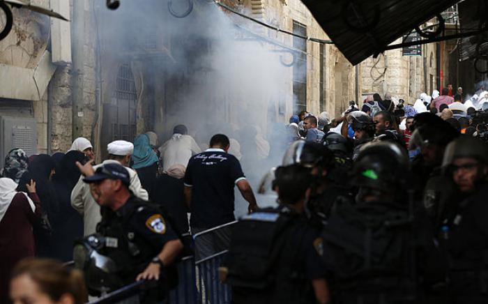 For third day, Israeli police clash with Palestinians at Muslim holy site in