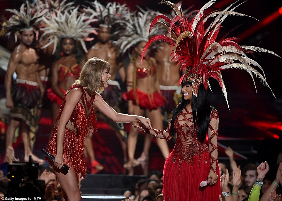 We come in peace Taylor Swift and Nicki Minaj ended their feud at the MTV VMAs on Sunday