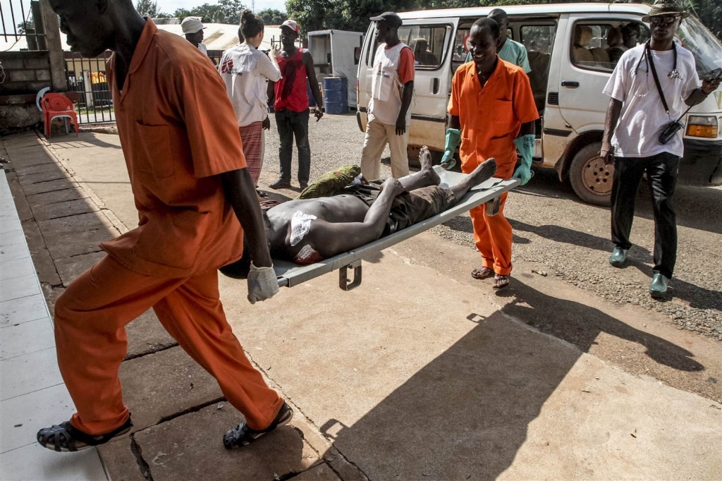 Image Wounded man at hospital in Bangui