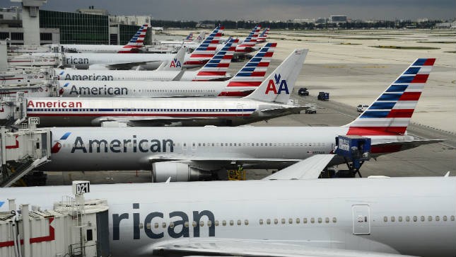 American Airlines identifies pilot who died during flight