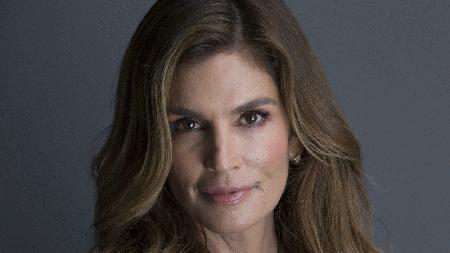 Cindy Crawford talks selfies models today and daughter Kaia story image