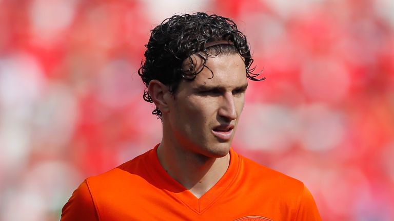 Daryl Janmaat set to miss games against Kazakhstan and Czech Republic