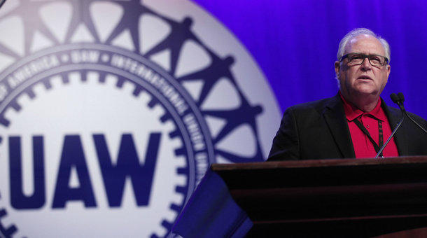 UAW leaders talk strategy as FCA members refuse contract