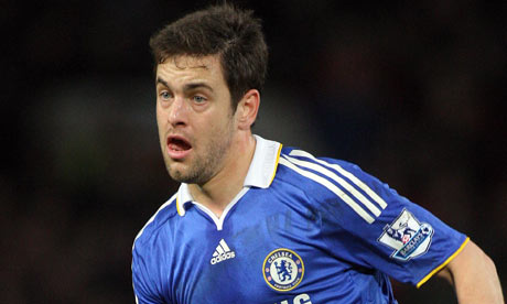 Former Chelsea midfielder Joe Cole is considering dropping down to the Championship in his quest to play regular football