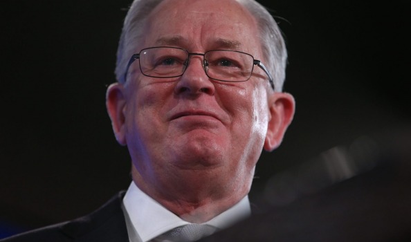 Trade minister Andrew Robb says Democratic frontrunner Hillary Clinton is'desperately trying to differentiate herself from some of the other candidates by opposing the Trans Pacific Partnership