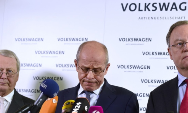 Volkswagen CEO Martin Winterkorn and other members of the board discuss the Volkswagen emissions crsis Getty Images