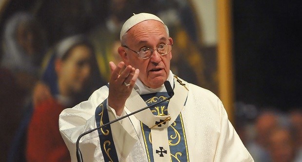 Pope uses popularity to chart new direction for church & US