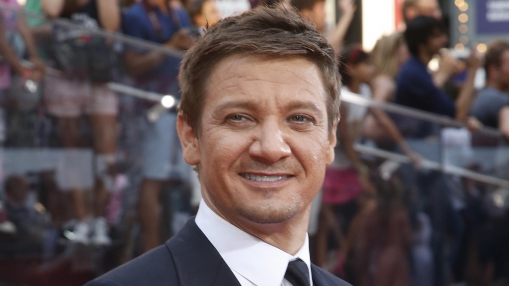 Jeremy Renner says it's'not his job to help negotiate equal pay for female co-stars