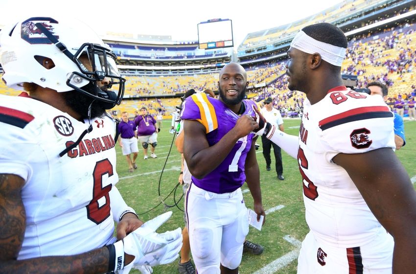 NCAA allows Leonard Fournette to auction jersey to help South Carolina flood victims