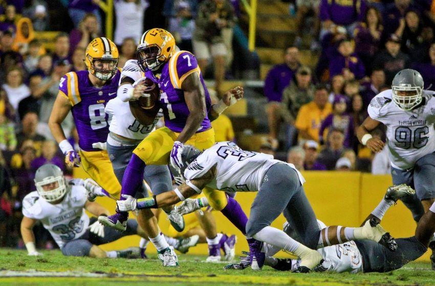 Les Miles “can't possibly imagine” Fournette sitting out a year