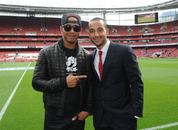 Lewis Hamilton visited Emirates Stadium in 2014 to watch Theo Walcott’s team in action