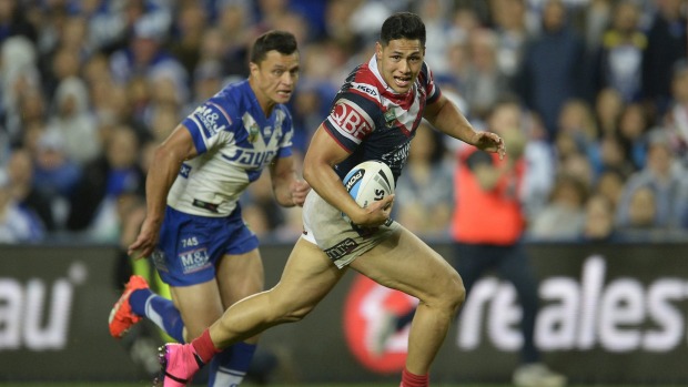 On a tear Roger Tuivasa Sheck scores for the Roosters against the Canterbury Bulldogs at Allianz Stadium