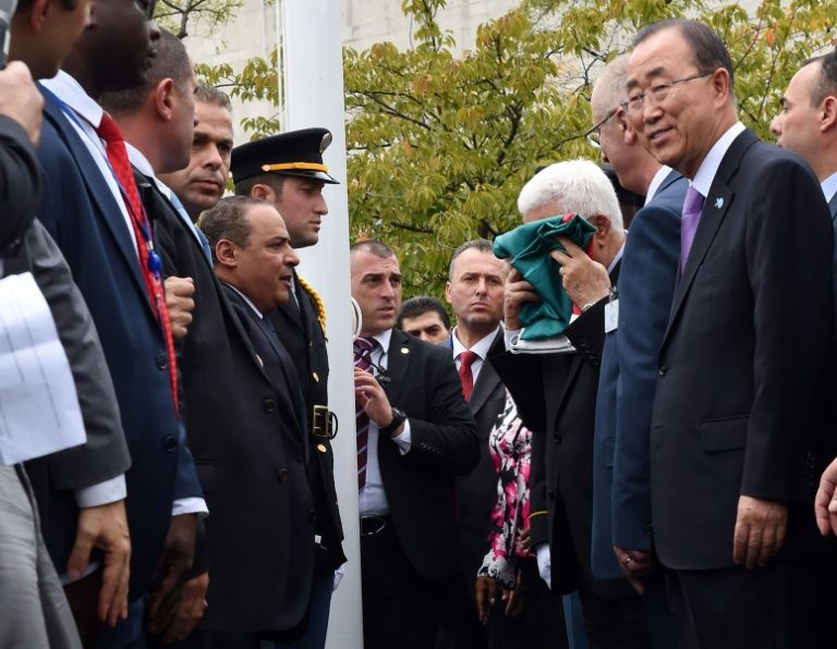 Palestinian flag flies at UN Abbas seeks full status