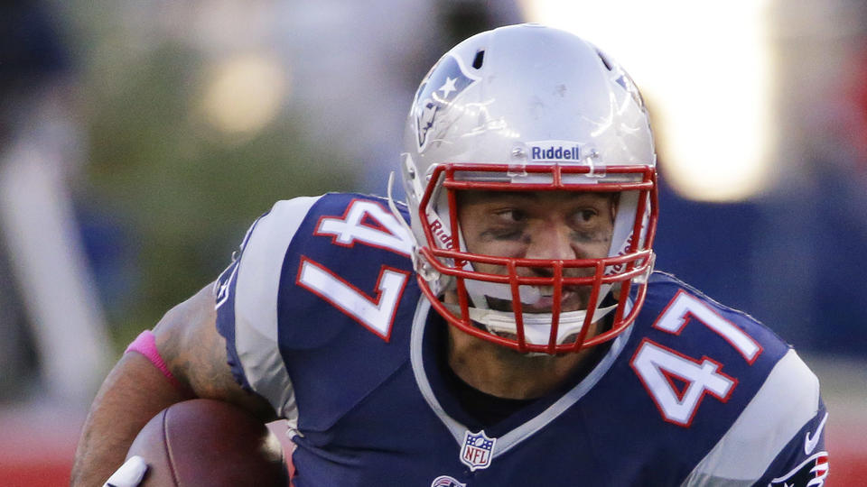 Former New England Patriots tight end Michael Hoomanawanui was traded to the New Orleans Saints