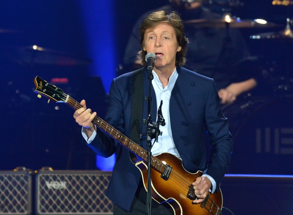 Paul Mc Cartney performs in 2015 in London