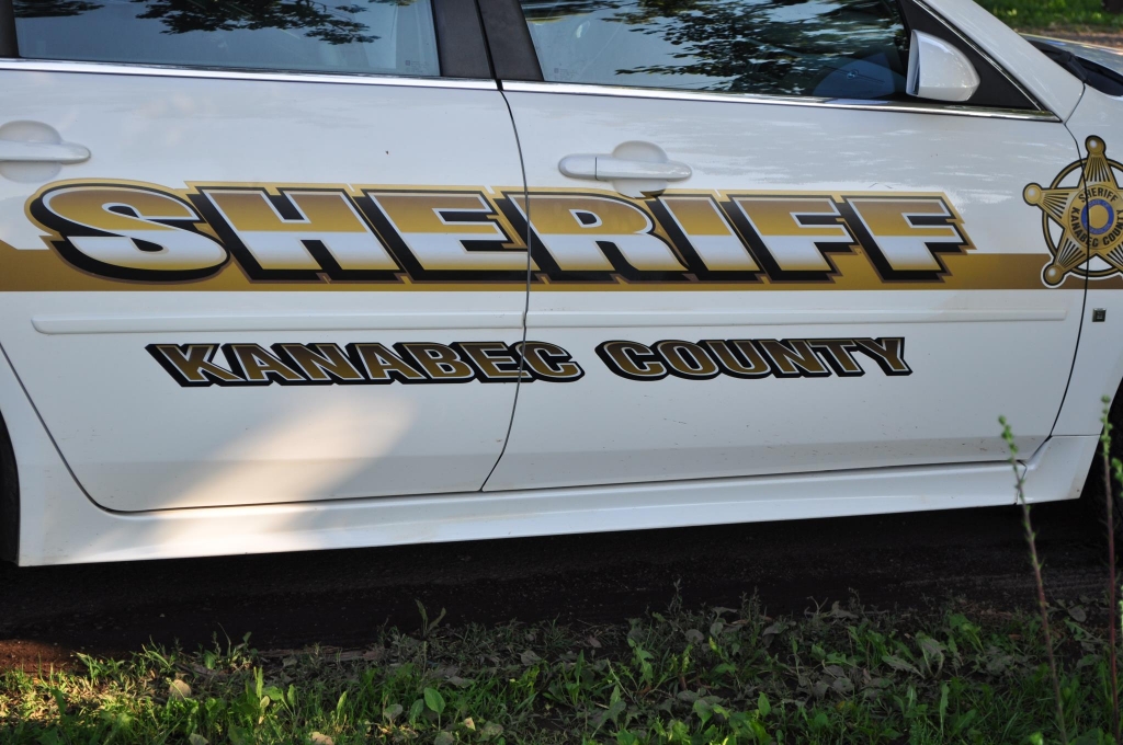 Sheriff's deputy stops suspect threatening to kill Mora resident