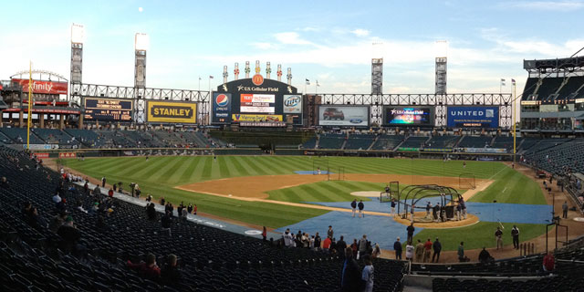 Robin Ventura: Ventura to return to manage White Sox in 2016