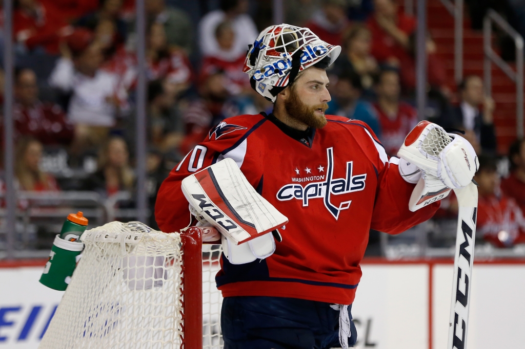 Capitals lead Blackhawks 1-0 after first period