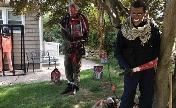 Shocking 'anti-ISIS&#039 decorations placed outside home for Halloween