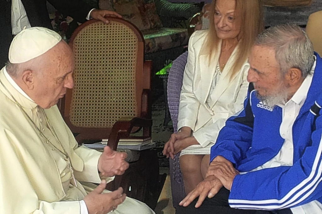 Pope Francis meeting Fidel Castro