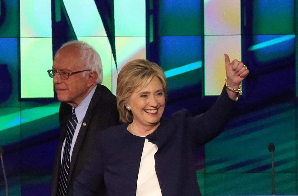 Clinton Sanders clash in Democratic presidential debate