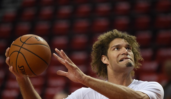 Knicks center Robin Lopez