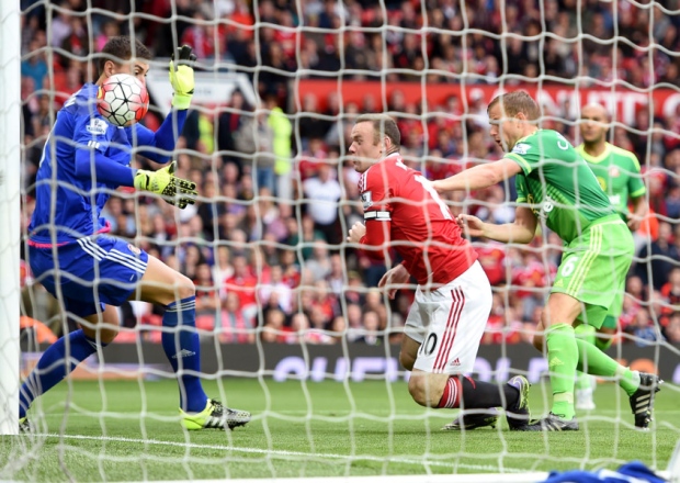 Wayne Rooney scores against Sunderland last weekend