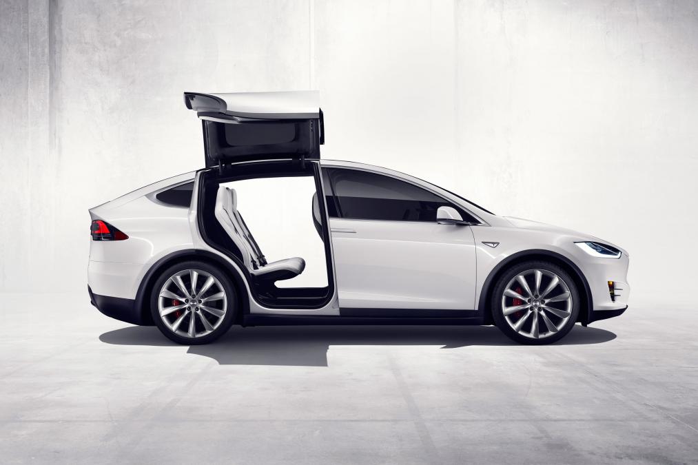 Preview 2016 Tesla Model X tesla car previews highlighted feature electric green news