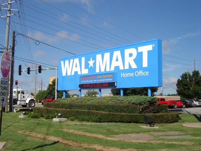 Wal-Mart plans to cut jobs at headquarters