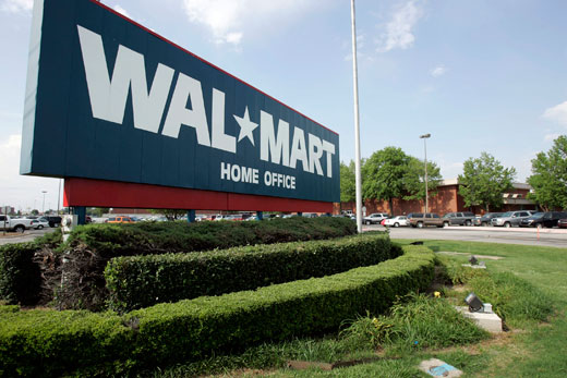 Wal-Mart to cut hundreds of jobs at headquarters