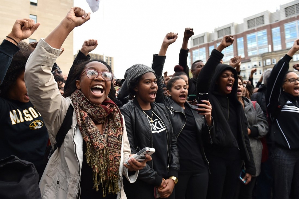 BU students stand with Mizzou