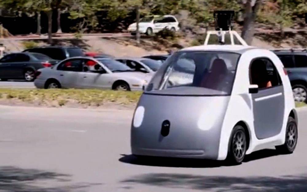 Cop pulls over Google self-driving car only to find there's no driver to ticket