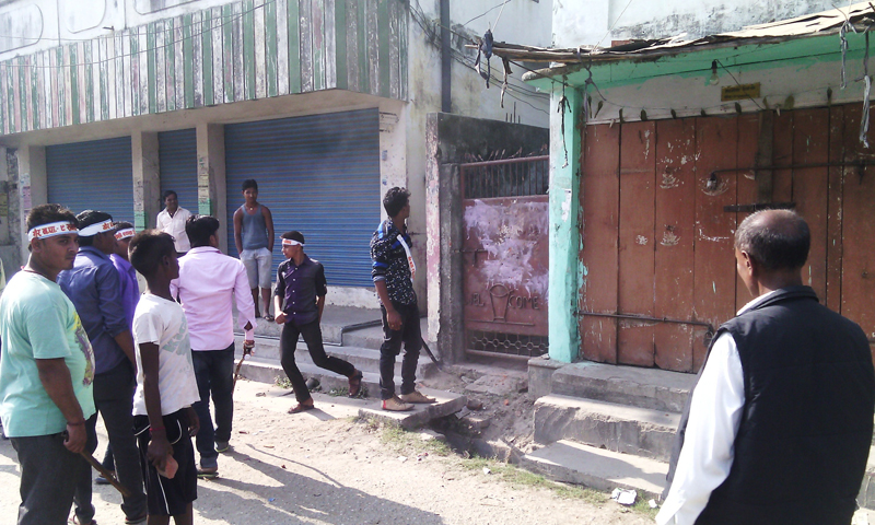 Protesters of United Democratic Madhesi Front in front of the house of CPN-UML senior leader Madhav Kumar Nepal in Gaur of Rautahat on Friday