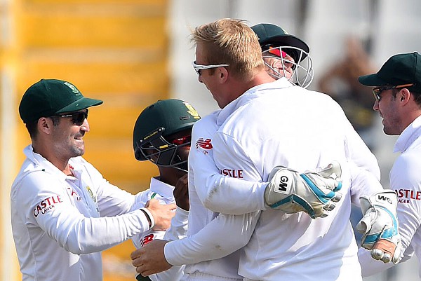 South Africa rattle India in first Test