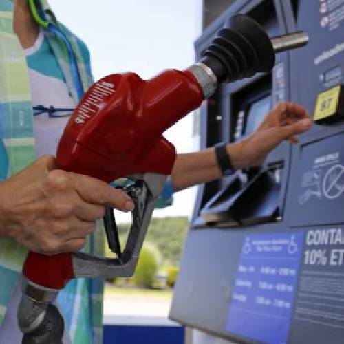 Gas prices decrease for Thanksgiving travel