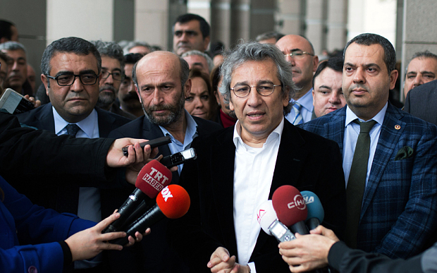 Turkey arrests editors over reports Ankara supplied weapons to Syrian fighters