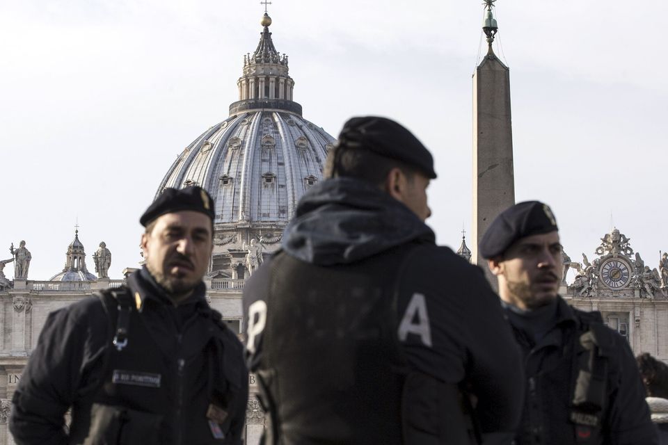 Pope opens Vatican Holy Door launches leitmotif of papacy