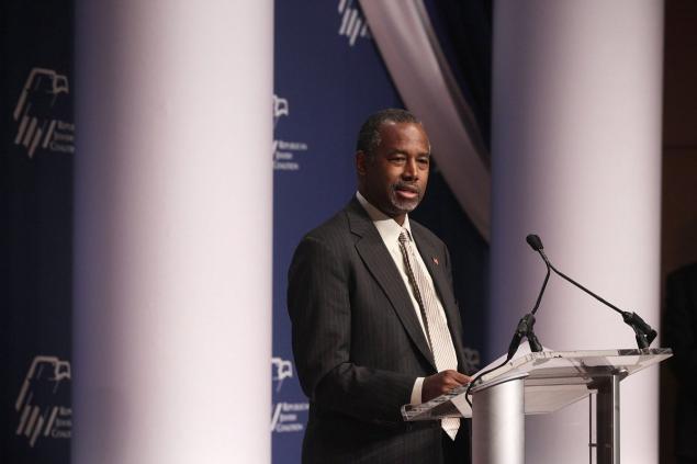 Republican candidate Ben Carson struggled to pronounce the name of the terror group Hamas calling it'hummus