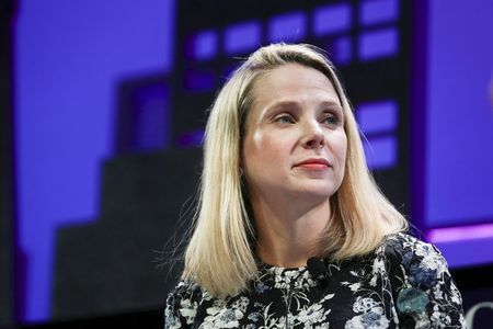 UK-YAHOO-DIVESTITURE:Yahoo shares rise as board meets amid reports of Internet sale