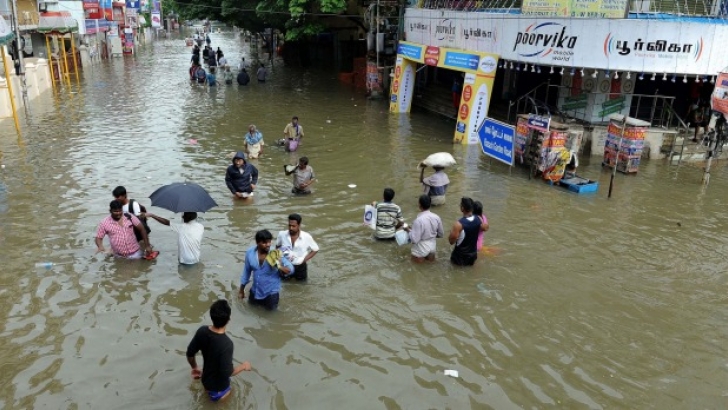 Chennai rain: Celebrities pray for and help stranded people [PHOTOS]