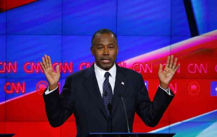 Carson tries to shake up his campaign