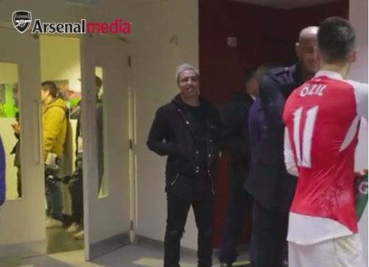 Ozil furthers hero status at Arsenal by 'blanking&#039 true Gunners villain in tunnel