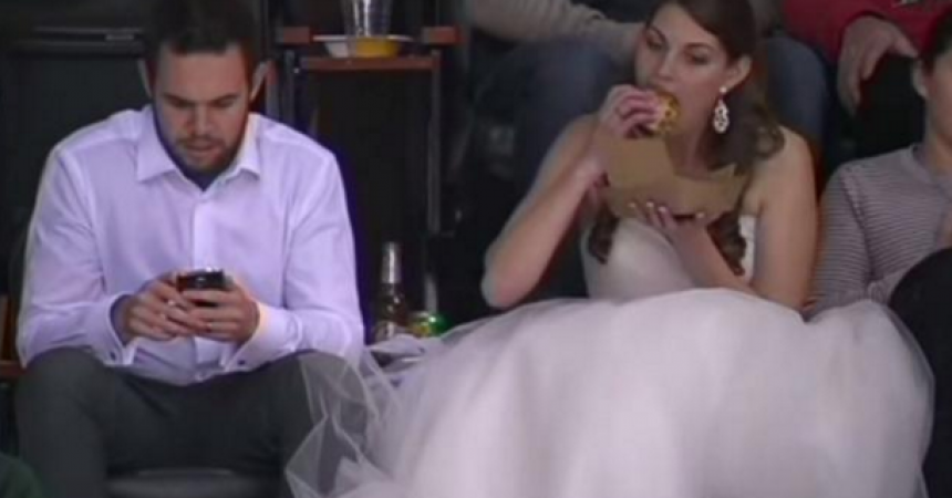 Minnesota bride enjoys burger, hockey for wedding finale