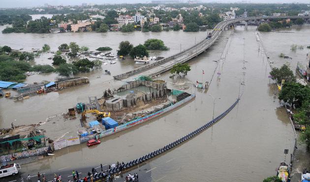 Heavy rain disrupts normal life in Chennai