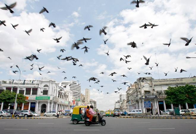 Delhi to restrict vehicles on roads to beat pollution