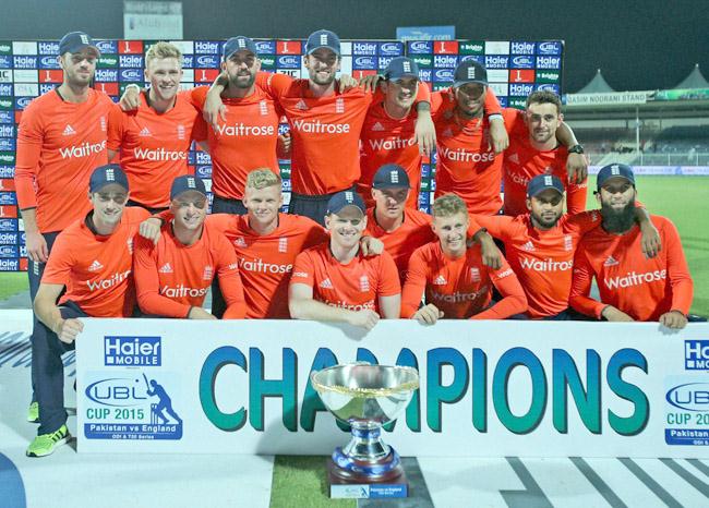 England complete Pakistan whitewash
         
          
      
         England players with the trophy after the third T20 cricket match against Pakistan in Sharjah