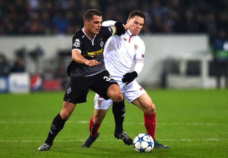 Gladbach's quick treble condemns Bayern to first league loss